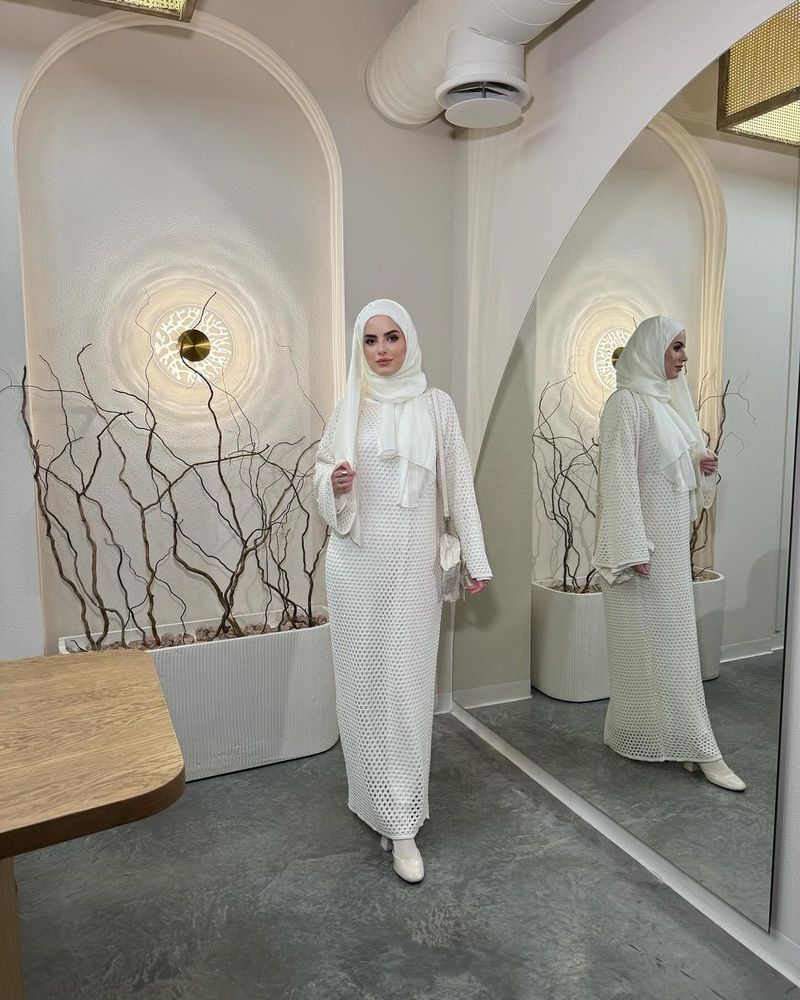 Sieviešu apģērbs Dubaijā, jaunā modes dobā, vaļīgā kleita, Tuvo Austrumu musulmaņu halāts_voghion.com