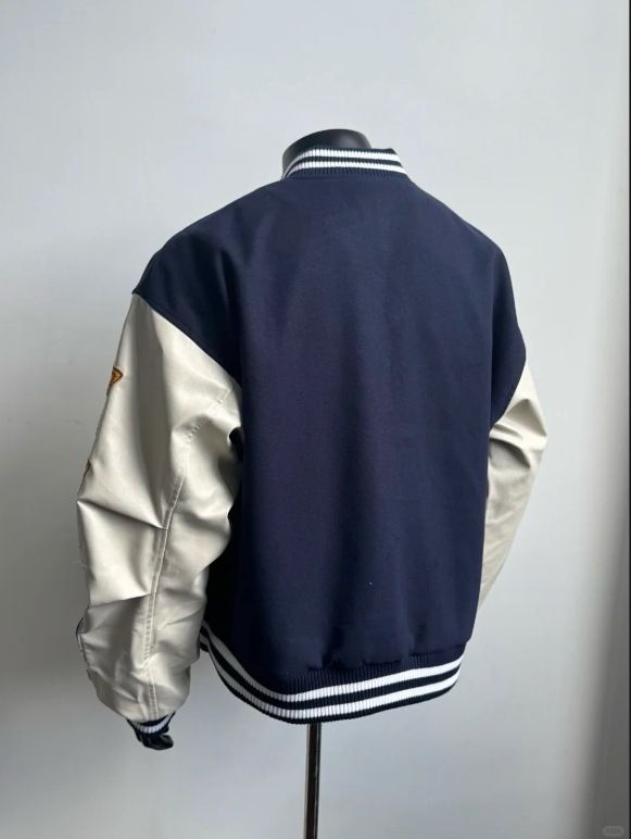 Herrenbekleidung Europäische und amerikanische Retro-Baseballjacke mit schwerer Stickerei, farblich abgestimmt, Persönlichkeit, Freizeitjacke, Totem-Design_voghion.com
