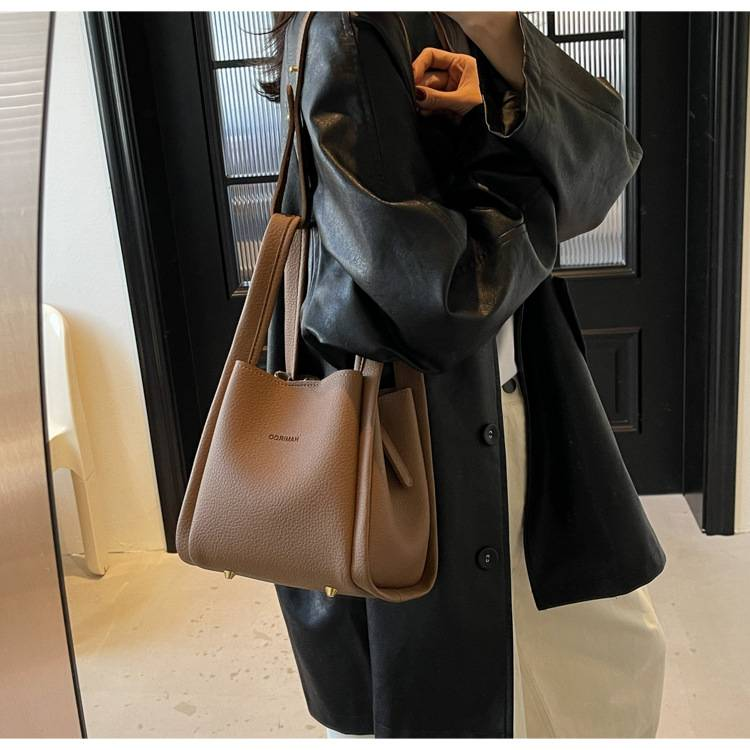 Zweiteilige, weiche Schultertasche mit Litschi-Muster für Mütter im Außenhandel. Neue, lässige, einfache, tragbare diagonale Tasche für das Leben._voghion.com