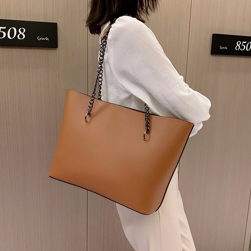 2024 Winter New Women's Bag Retro Tote Bag Simple Style Large Capacity Handheld Shoulder Bag_voghion.com
