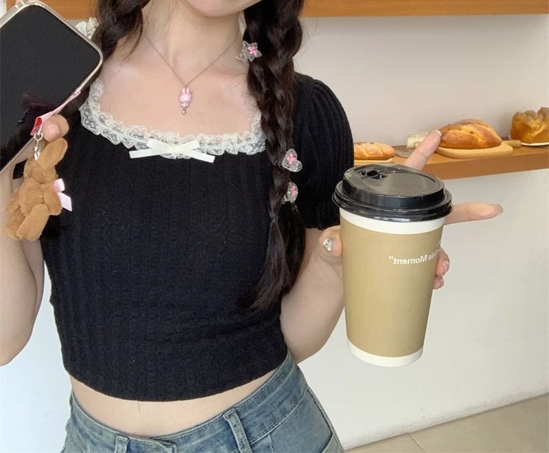 Camiseta de mujer con cuello cuadrado y mangas con borde de encaje para verano de 2024, top corto de manga abullonada elegante, suave y dulce_voghion.com