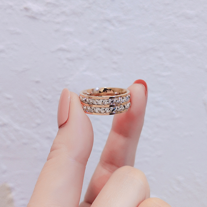 Anillo único de una y dos hileras para mujer, de acero de titanio y diamantes, con diseño de estrella de nicho resistente a la decoloración._voghion.com
