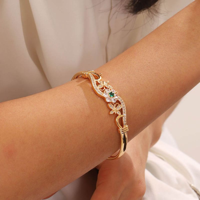 Modisches Armband mit Diamantbesatz im hohlen Schmetterlingsdesign, vielseitiges High-End-Handaccessoire_voghion.com