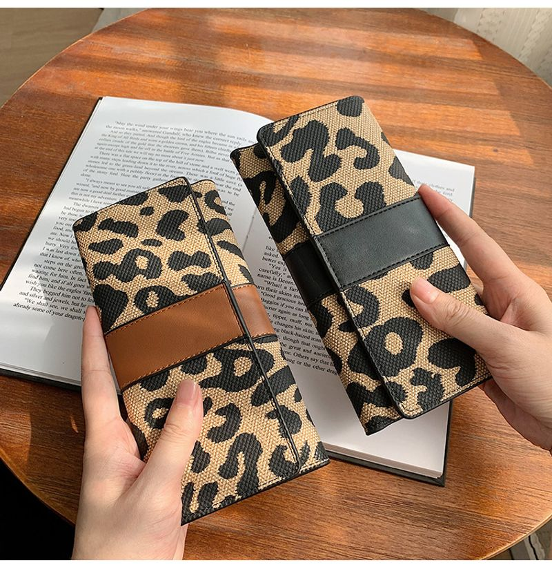 Women's 2024 New Leopard Print Internet Celebrity Fashion Large Capacity Coin Purse Folding Multi-Card Slot Long Wallet_voghion.com