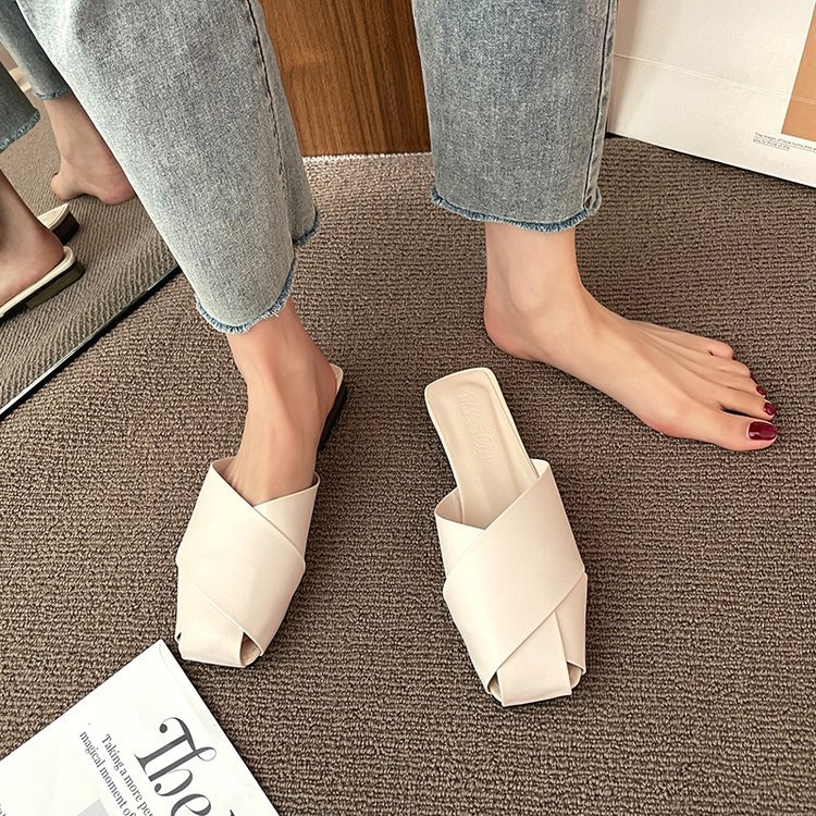 Zapatillas de mujer con puntera cubierta y lunares, sandalias con tiras cruzadas de cuero, sandalias con recortes, chanclas de verano 2022_voghion.com