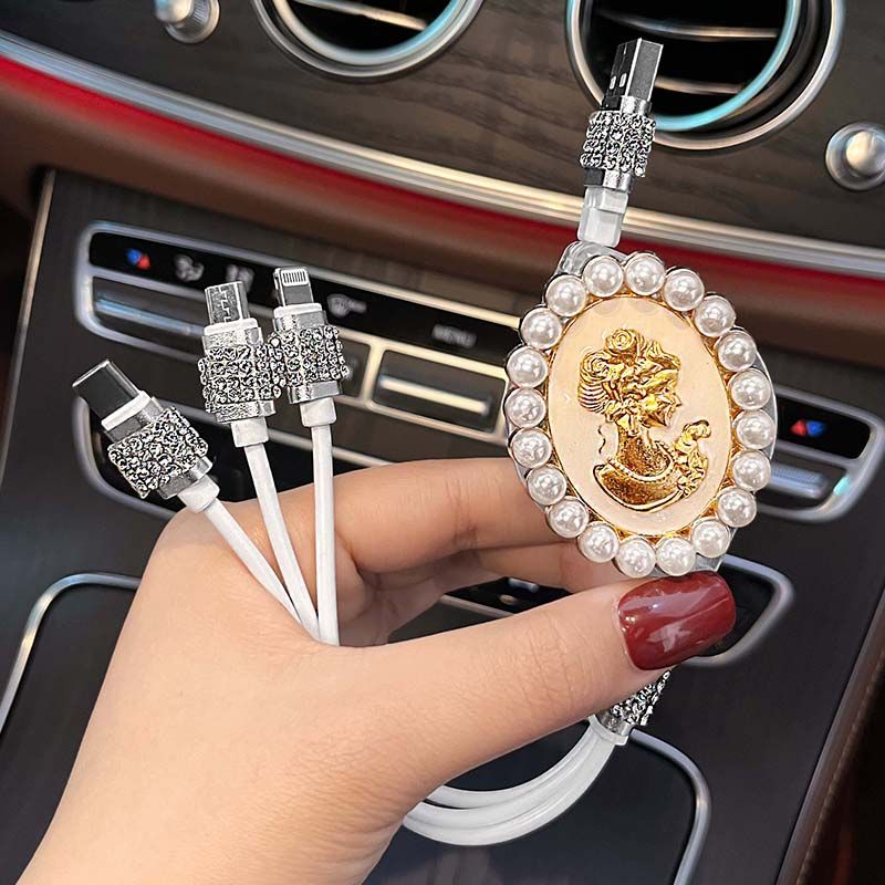 Cargador de coche con dos cables, modelo de diosa de Internet de alta gama para coches, cable de datos tres en uno, súper rápido_voghion.com