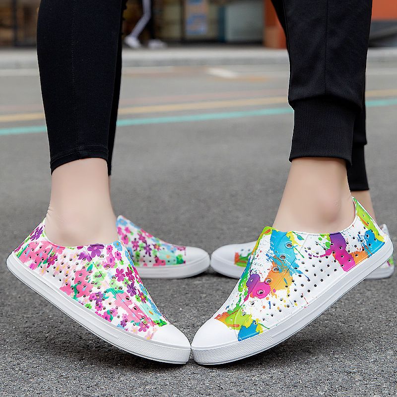 Scarpe da acqua unisex in stile Crocs - Sandali estivi traspiranti con suola antiscivolo e design artistico a scarabocchio per spiaggia/attività all'aperto/abbigliamento casual_voghion.com