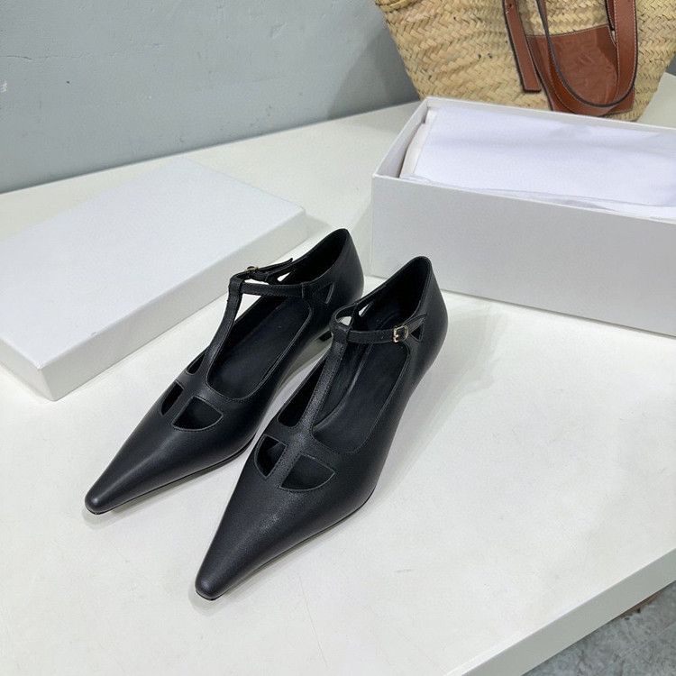 Scarpa singola a punta di alta qualità 2024 da donna, con fondo piatto, in vera pelle scamosciata satinata, con cintura a forma di T cava, Mary_voghion.com