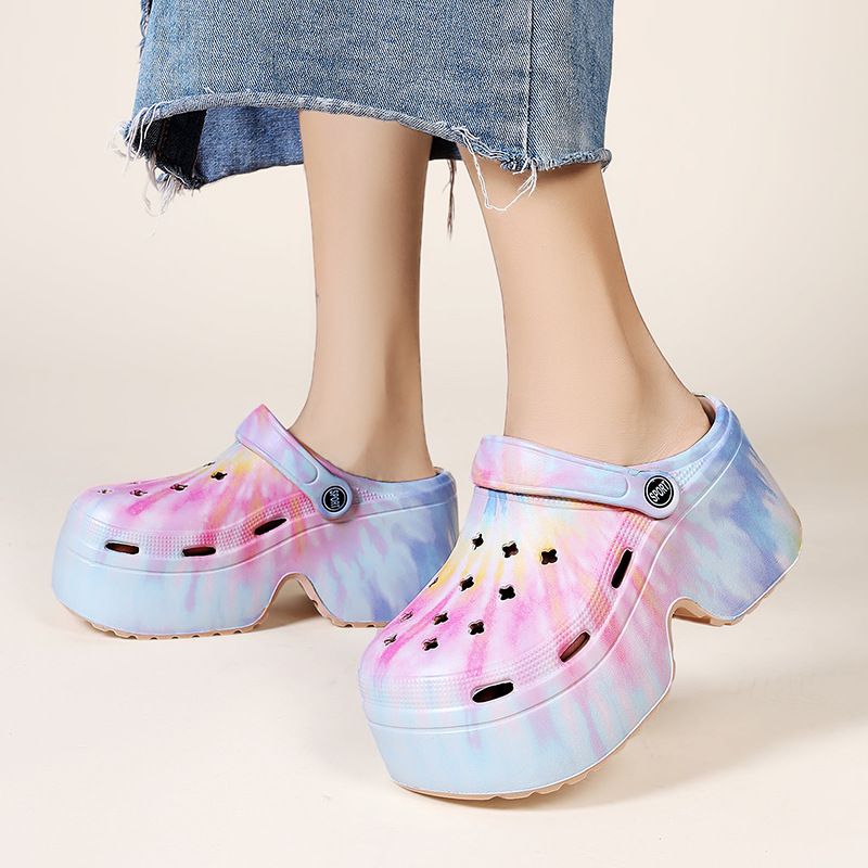 Sapatos unissex com sola grossa e furos para usar na praia, sola macia de EVA, sandálias fechadas com estampa da moda, chinelos altos_voghion.com