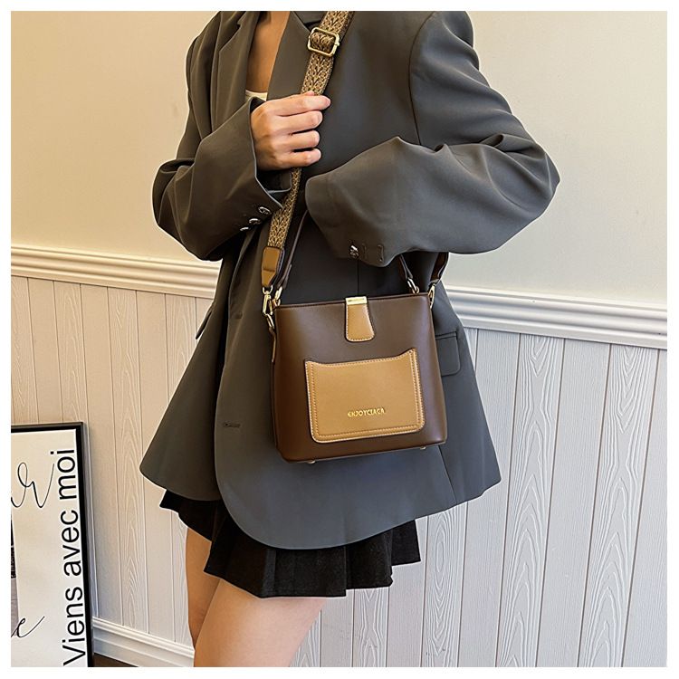 Di alta qualità per le donne 2024 nuova borsa a secchiello casual semplice e di grande capacità da donna, borsa a tracolla con tracolla larga_voghion.com