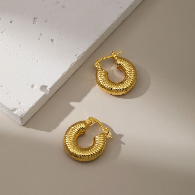 Orecchini a cerchio massiccio con fermaglio per orecchini in oro vero placcato in rame, corti e resistenti, orecchini retrò che preservano il colore_voghion.com