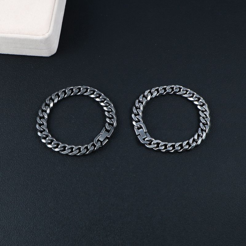 Bracciale da uomo in titanio cubano alla moda a sei lati in acciaio inossidabile spesso e lucidato di precisione CE618_voghion.com