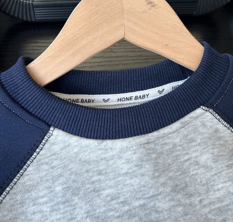 Conjunto informal de sudadera con capucha y pantalón deportivo de manga larga para niño - Algodón suave y cómodo (3-8 años, 100-150 cm) - Estampado de dibujos animados, blanco y gris_voghion.com