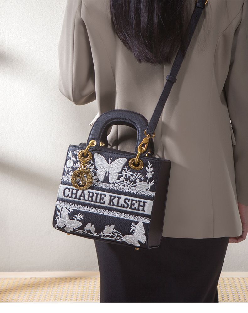 Geschenk Freundin Diana, Schultergeschenktasche für Qixi, Damentasche, 2024 Stickereihandtasche, tägliches Pendeln_voghion.com
