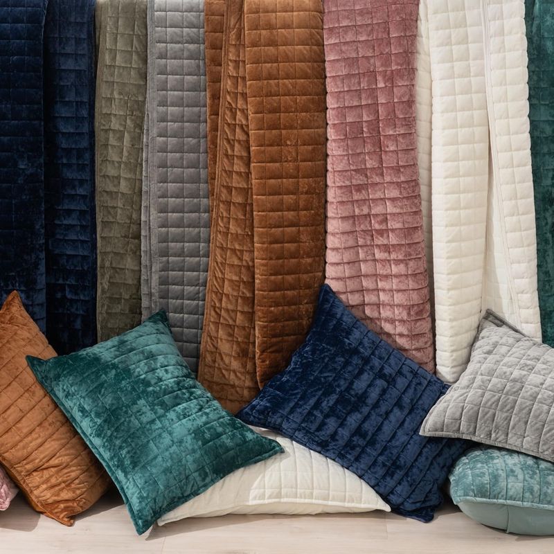 RECYCO Luxury Velvet Quilt Set Full Queen Size, Lightweight Velvet Comforter Set, Oversized Bedspread Coverlet Quilted B_voghion.com