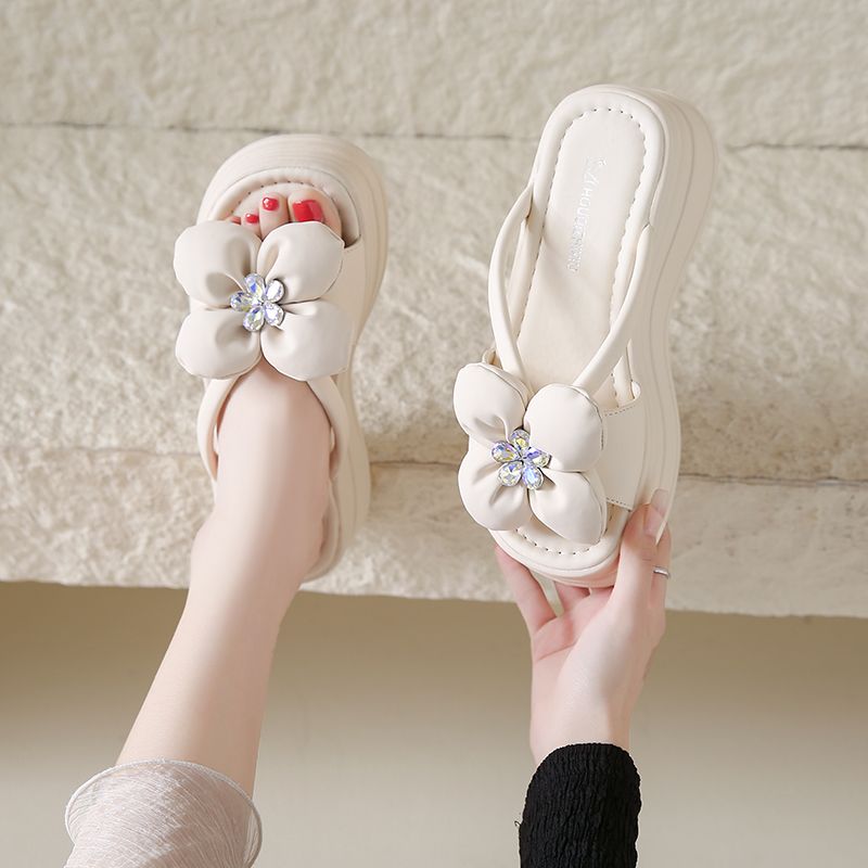 Chinelos Plataforma Femininos 2024 Novo Verão Use Um Alto Senso de Moda Com Sapatos de Praia Para Sair Para Aumentar as Sandálias_voghion.com