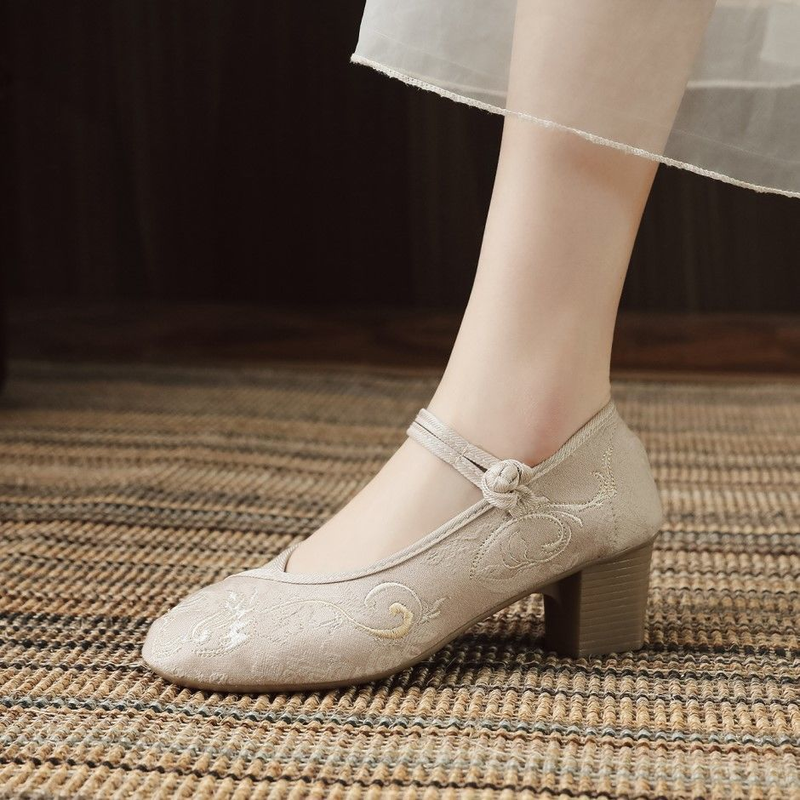 Damenschuhe mit hohen Absätzen und Cheongsam-Stil, alter Stil, Square Dance, dicke Absätze, dicke Sohle, bestickte Stoffschuhe, Frau_voghion.com