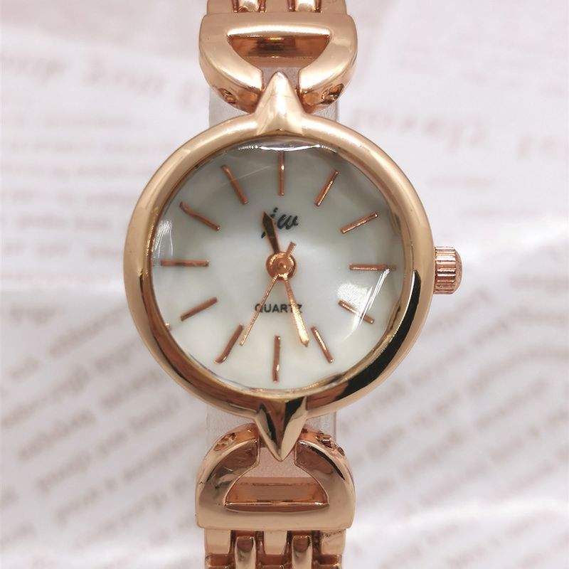 Mode Rose Gold Kleine Zifferblatt Quarz frauen Armband Kreuz Spiegel Luxus Dame Uhr_voghion.com