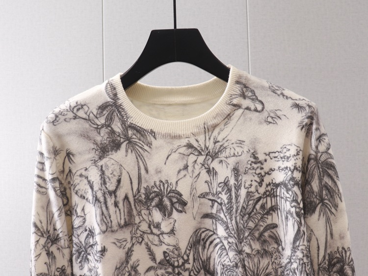 Women's Clothing Women's jungle tiger print round neck pullover long-sleeved sweater base layer slim slim sweater_voghion.com