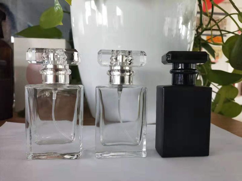 Parfümzubehör 30 ml 50 ml flache quadratische Flasche Glasparfümflasche Flüssigspray-Parfümflasche Glaskosmetik Leere Flasche_voghion.com