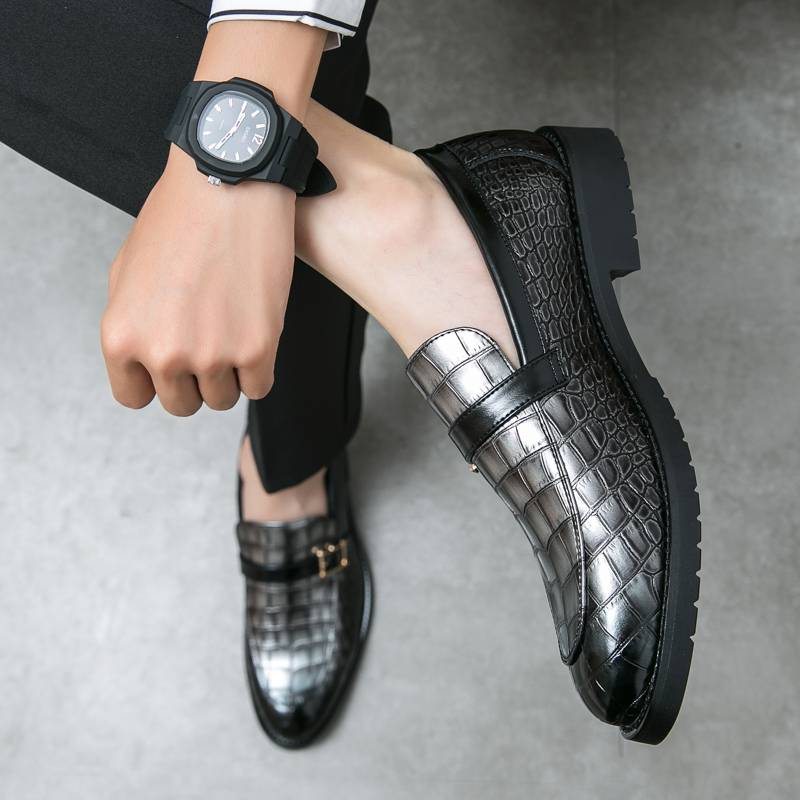 Nieuwe mode heren bruine zakelijke casual loafers dagelijks kantoor zwarte gesp monnik herenschoenen een voet overtrek banket jurk bruiloft leren schoenen_voghion.com