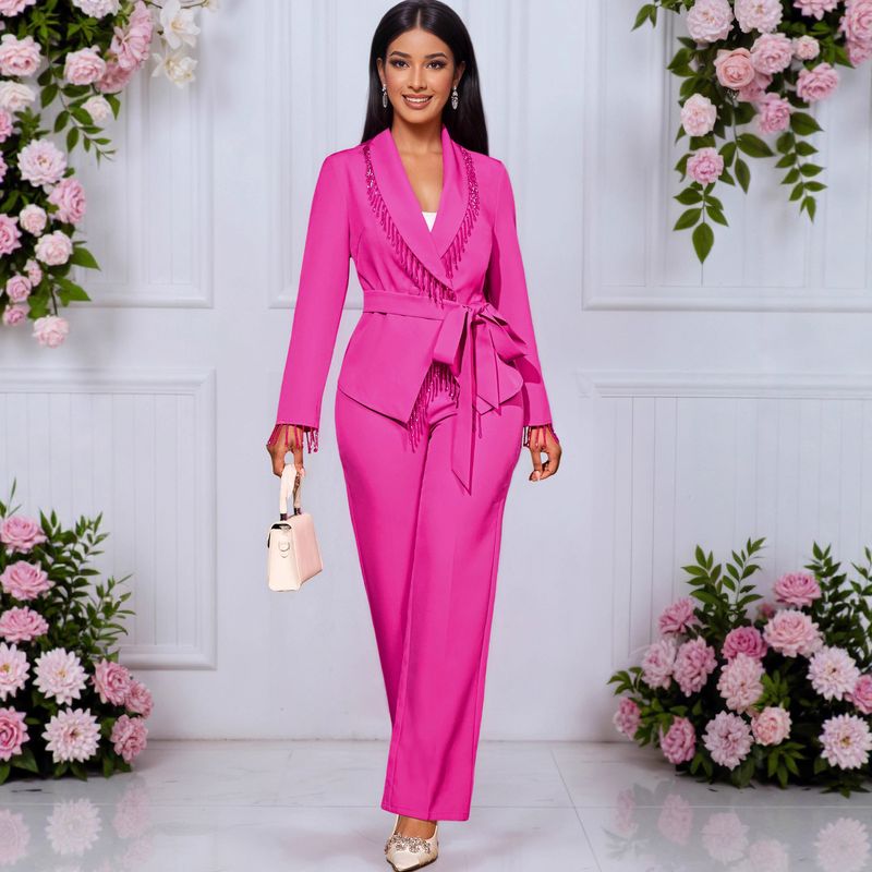 Costume élégant à manches longues et col en V pour femme, avec ceinture nouée et perles, composé d'un blazer à col en V et d'un pantalon droit taille haute._voghion.com
