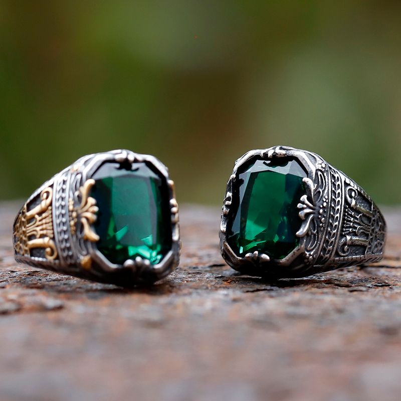 Vendite calde 2024 nuovi uomini in acciaio inossidabile moda corona totem con anello in zircone verde geometrico per gioielli da sposa per feste di anniversario_voghion.com