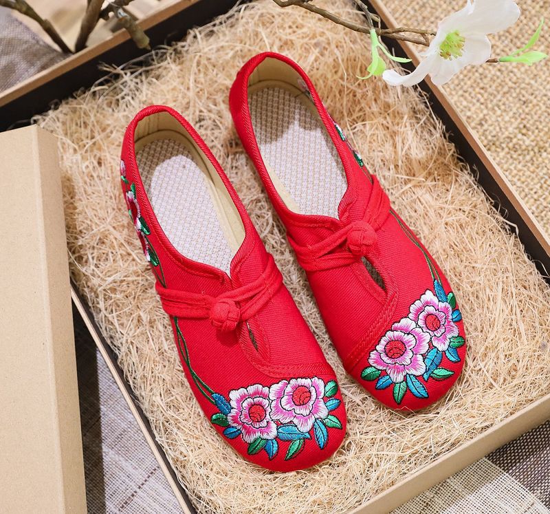 Scarpa da ballo in tessuto singolo con fibbia in stile cinese con ricamo floreale, suola in tendine di mucca, da donna_voghion.com