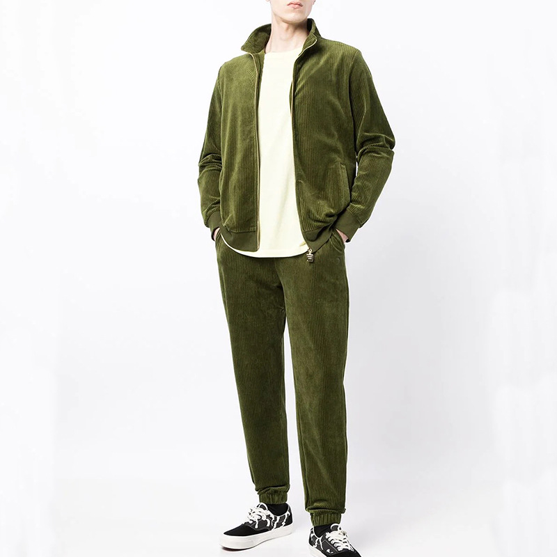 Felpa in peluche autunnale in due pezzi set da uomo di vendita calda nuovo vestito di moda casual in velluto dorato di tendenza sottile per uomo_voghion.com