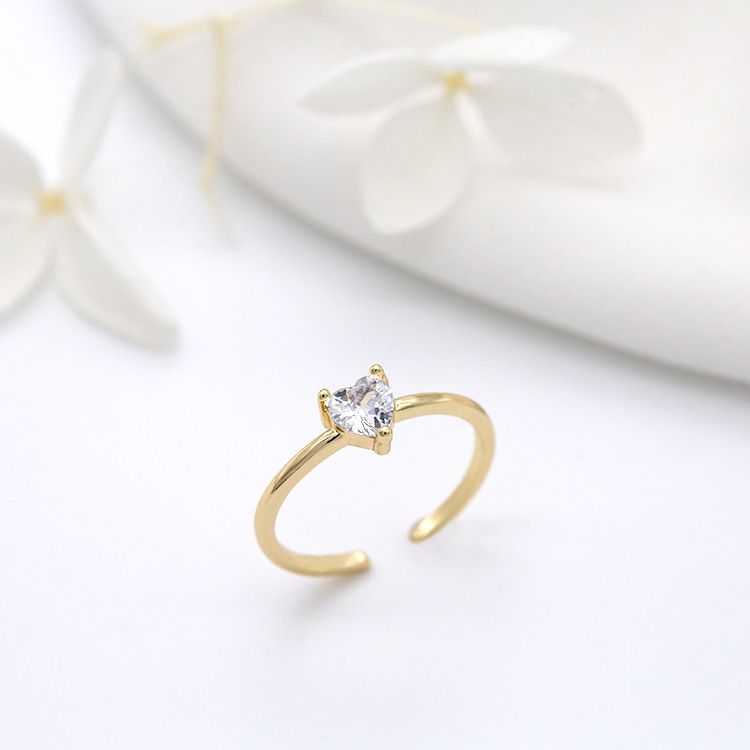 Bague Zhongxing en or 14 carats, ornée d'un zircon en forme de cœur, ajustable et ouverte, style simple, en vente en gros._voghion.com