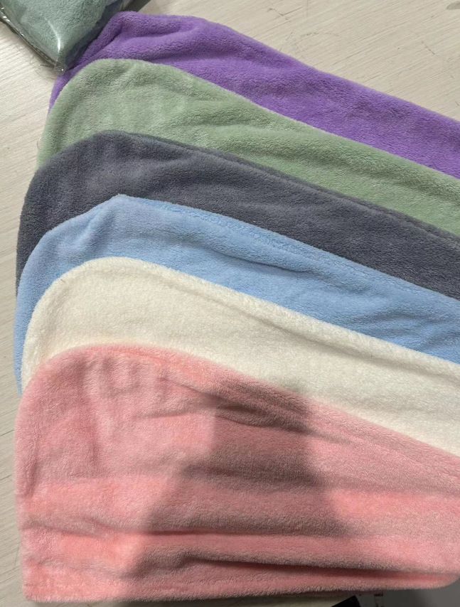 Serviette en microfibre pour cheveux pour femme - Épaisse et ultra absorbante avec boucle élastique pour un séchage rapide (turban léger avec doublure en polaire corail)_voghion.com