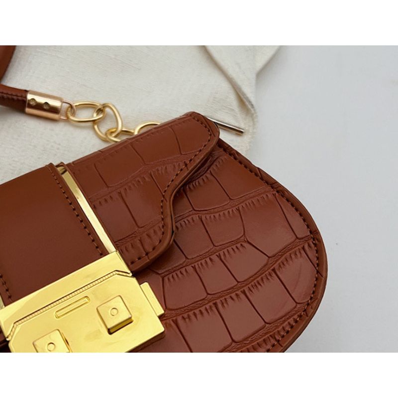 Borsa sotto le ascelle minimalista alla moda a tracolla casual personalizzata a spalla alla moda autunno 2024 da donna_voghion.com