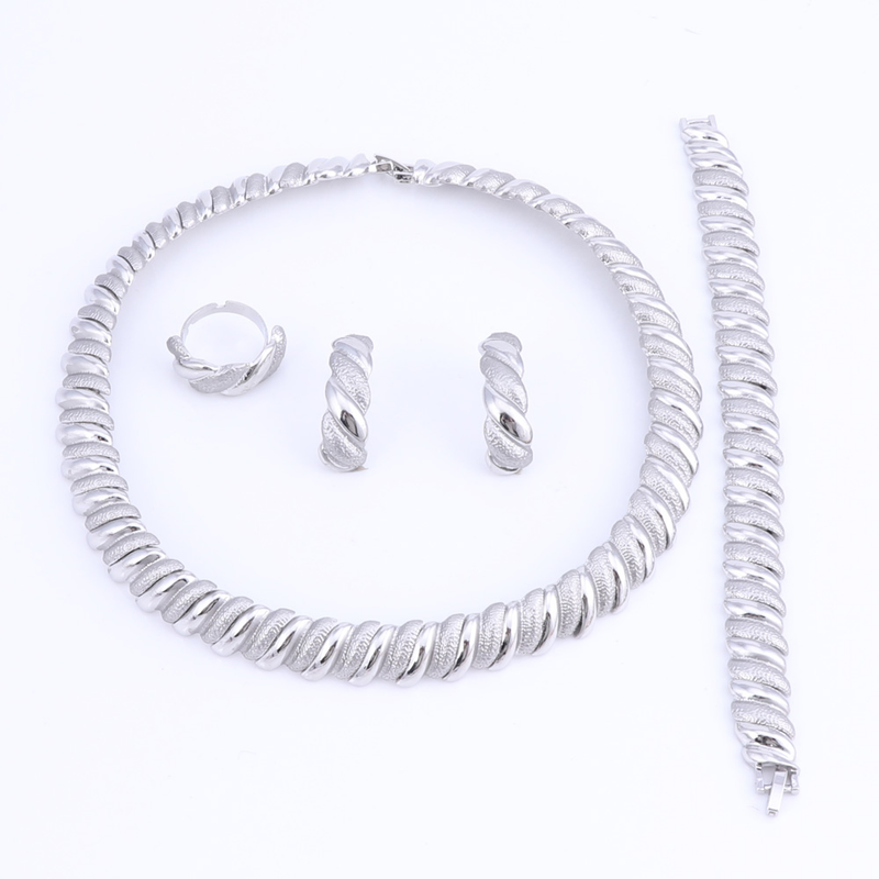 Italienisches goldfarbenes Schmuckset mit Halskette, Ohrringen, Armband und Ring, afrikanisches Brautmotiv für Damen, Hochzeitsparty-Geschenke_voghion.com