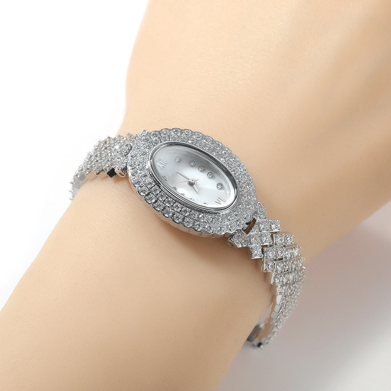 Mode Casual Dameshorloge Licht Luxe Niche Ovale Wijzerplaat Ingelegd Zirkoon Quartz Horloge_voghion.com