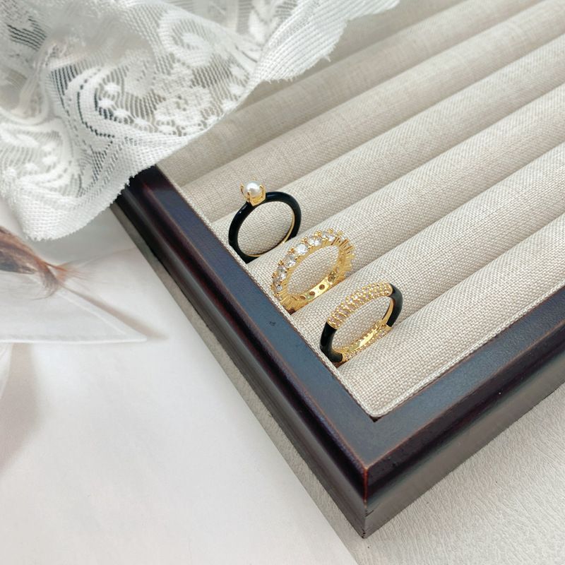 2025 Frühjahr/Sommer, neuer eleganter, mit Emaille und Mikropflaster verzierter, glänzender, kleiner Zirkon, exquisiter Ring, modisches dreiteiliges Set für Damen_voghion.com