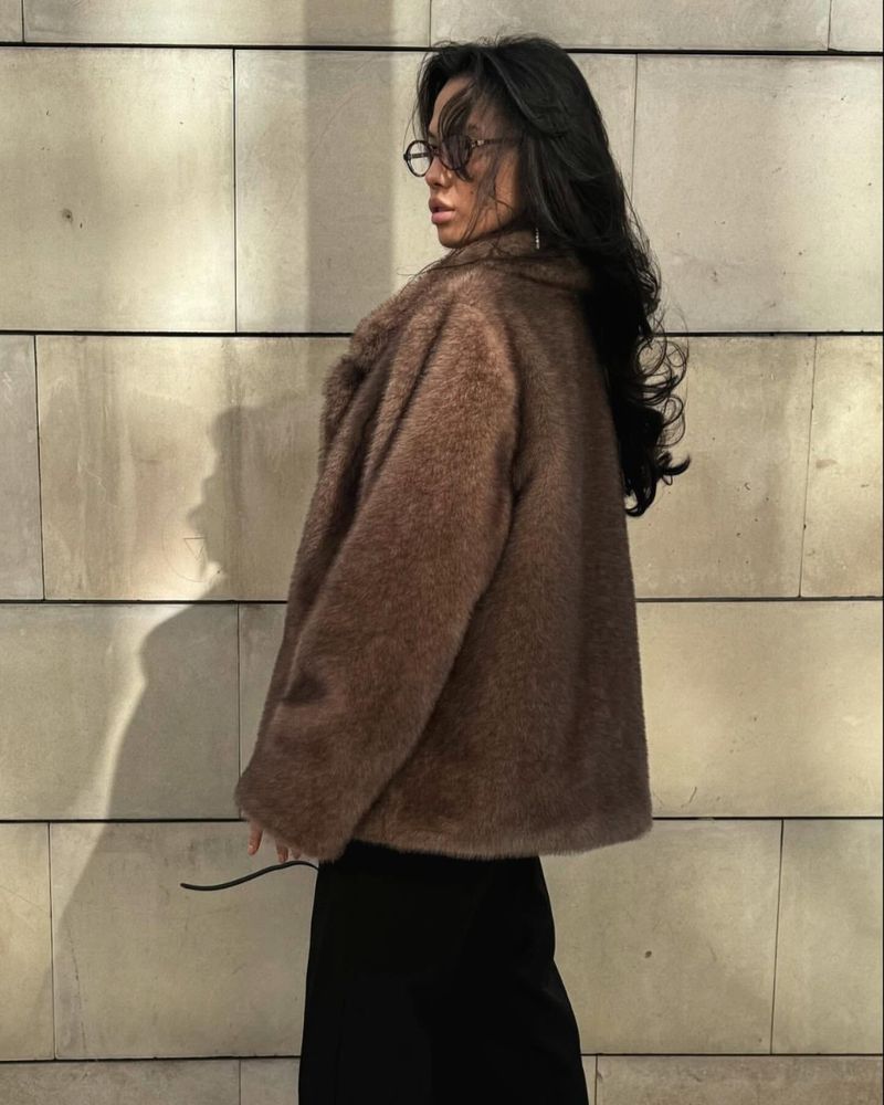 "Elegant Faux Fur Coat With Notched Collar, Long Sleeve Mid-Length Women's Winter Jacket, Luxurious Soft Mink-Like Texture_voghion.com