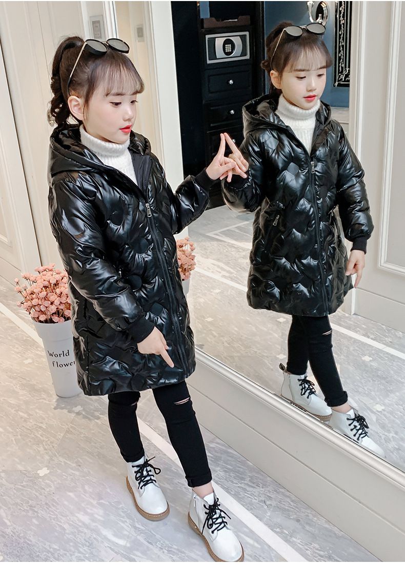 Abbigliamento per bambini Cappotto di cotone per ragazze 2024 nuovo cappotto invernale ispessito elegante piccolo in cotone per bambini cappotto di cotone in pelle brillante lavabile senza piumino_voghion.com