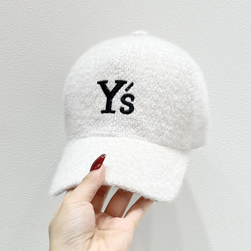 Embroidered letter baseball cap autumn and winter all new face small warm hard cap_voghion.com