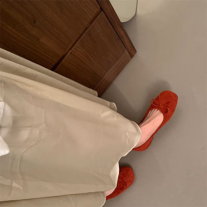 Elegante Abendschuhe mit runder Spitze und flachem Rock, knallend empfohlen_voghion.com