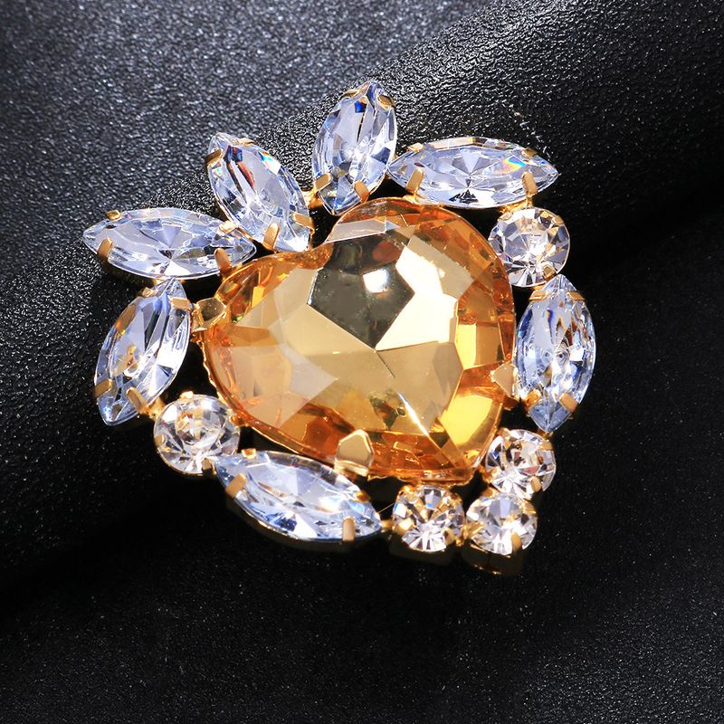 New Niche Heart Exaggerated Rhinestone Ring High-end Dress Accessory For Women_voghion.com