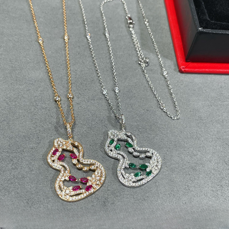 Designer's Classic Women's CNC Sculpture Full Diamond V Golden Vine Gourd Necklace with Rose Gold Plated Hollow Collar Chain_voghion.com