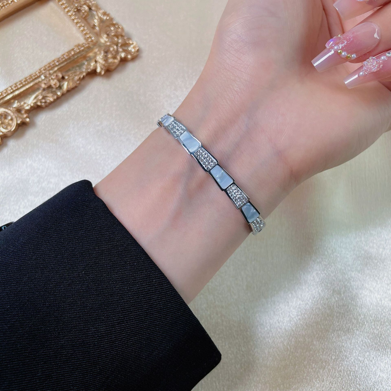 Designer Snake Bone Bracelet With Diamond White Shell Titanium Steel Bracelet Personality Light Luxury_voghion.com