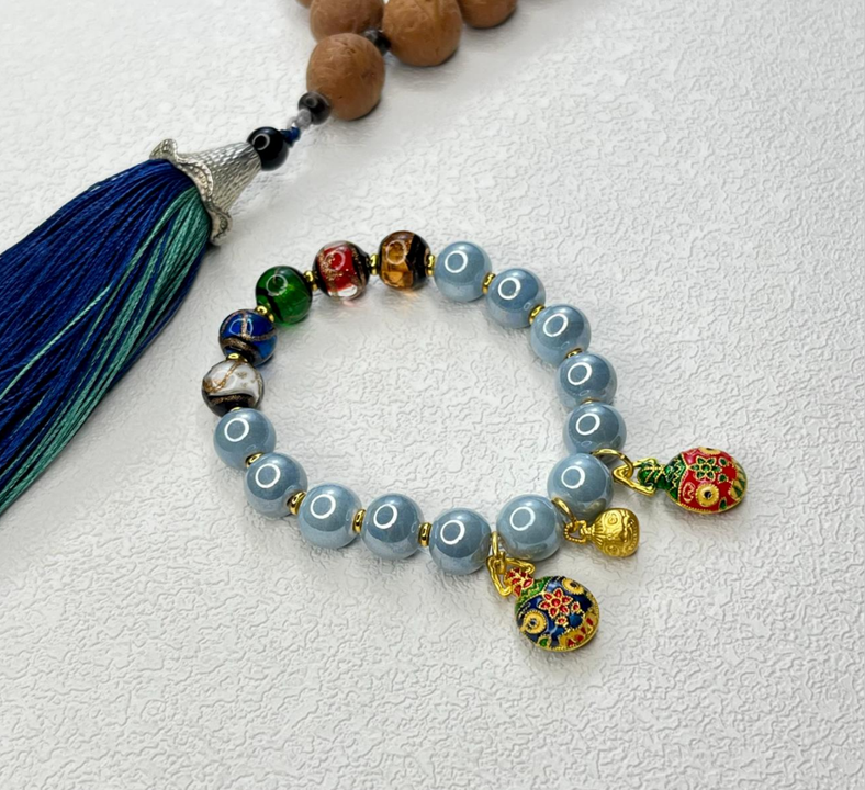 12 mm Perlenarmband – Bunte Glasperlen, Emaille-Anhänger und Quaste, trendiger Boho-Schmuck für Frauen, ideales Festivalgeschenk_voghion.com