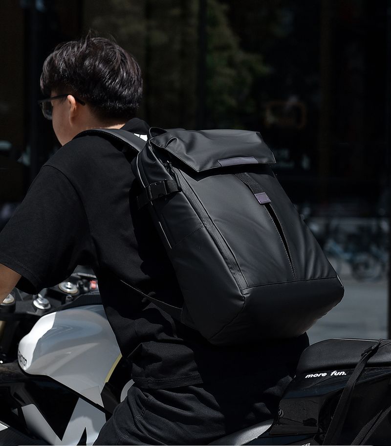 Minimalist new sports and leisure backpack for men, large capacity waterproof backpack, multifunctional computer backpack_voghion.com