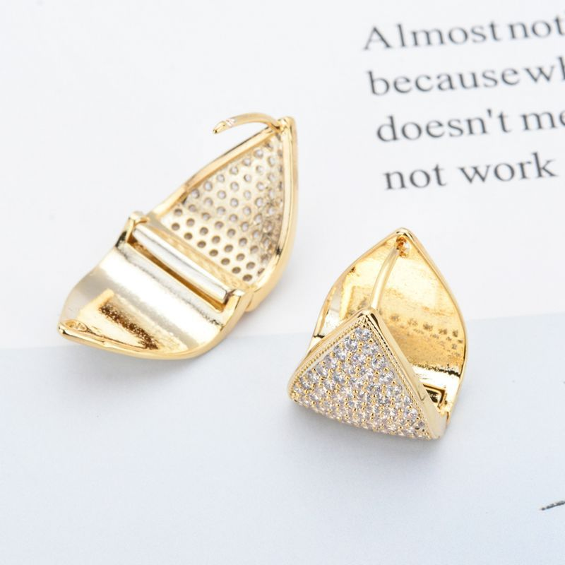 Elegant and Luxury Festival Earrings with Geometric Triangle Inlaid Zircon Metal Style Earclip Fashionable and Exquisite Versatile Earrings_voghion.com