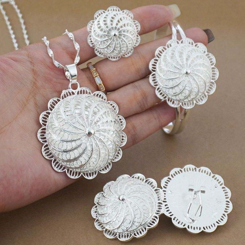 Vierteiliges äthiopisches Silber-Halsketten-Anhänger-Armband-Ohrringe-Ring-Klassiker-Schmuckset_voghion.com