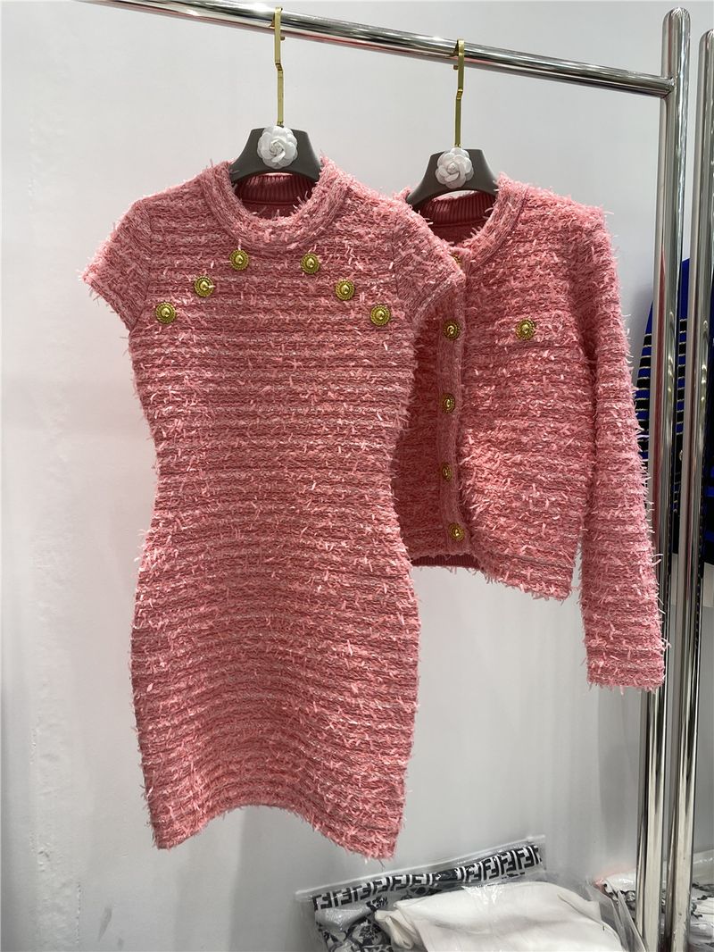 Elegante gebreide cardigan met bloemenmotief – lange mouwen met gouden knopen en open voorkant (roze, S/M/L)_voghion.com
