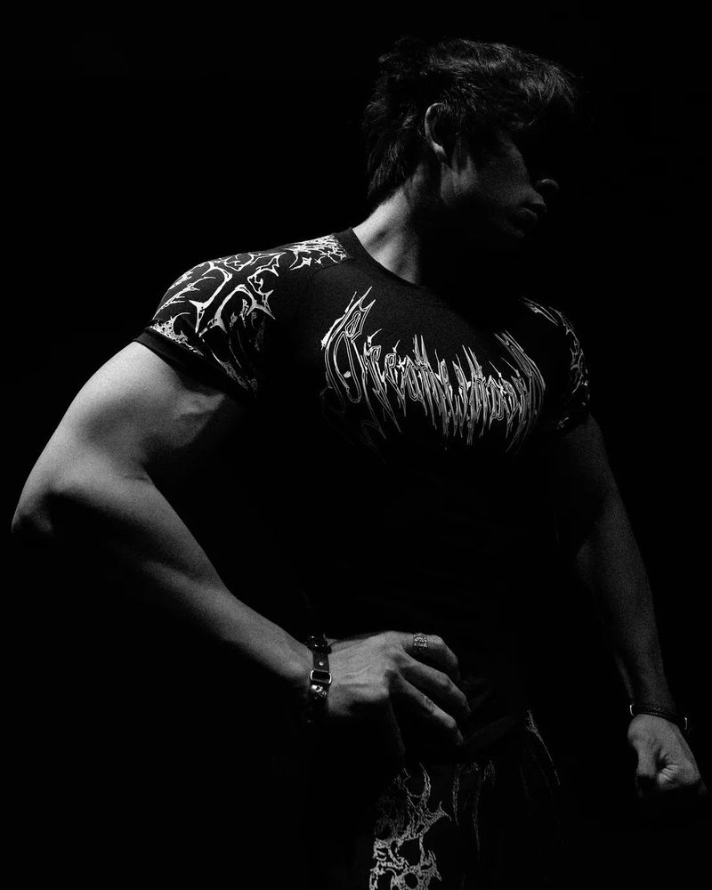 Men's Gothic Streetwear Gym T-Shirt – Oversized Dark Print Short Sleeve (Black/White With Demon Skull Design)_voghion.com