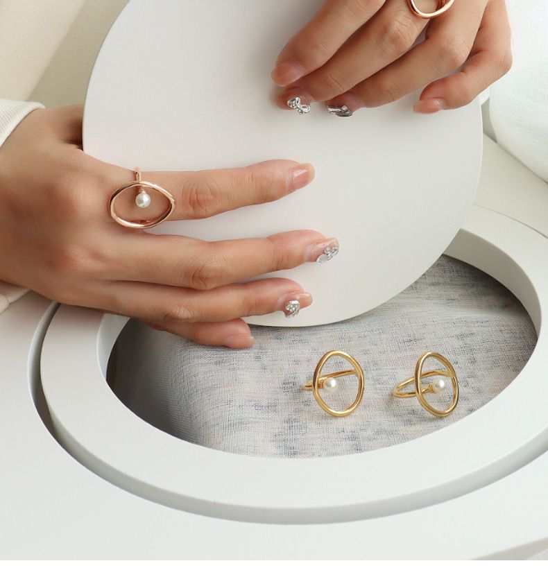 Goldener geometrischer Ring aus Titanstahl, Perlen-personalisierter Modering-Schmuck für Frauen_voghion.com