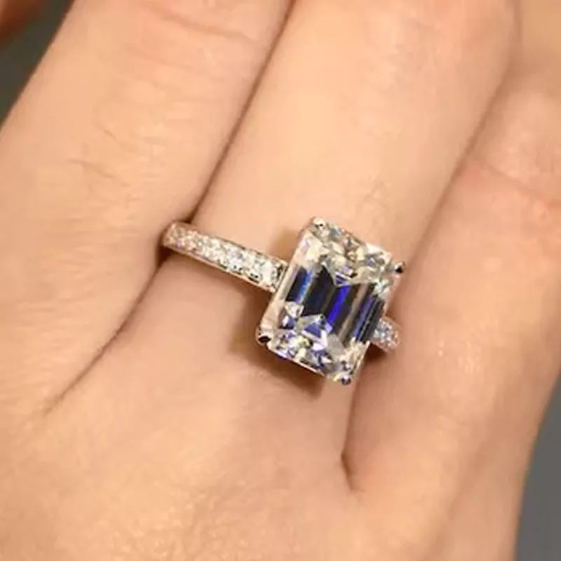 Trendy Exquisite Zircon Super Sparkling Square Diamond Four-Prong Solitaire Luxurious Micro Pave Moissanite Ring_voghion.com
